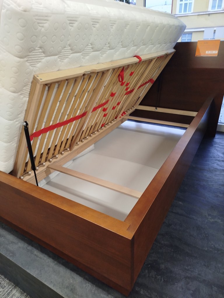 vyprodej-2026-postel-RUBI-poskozena-2