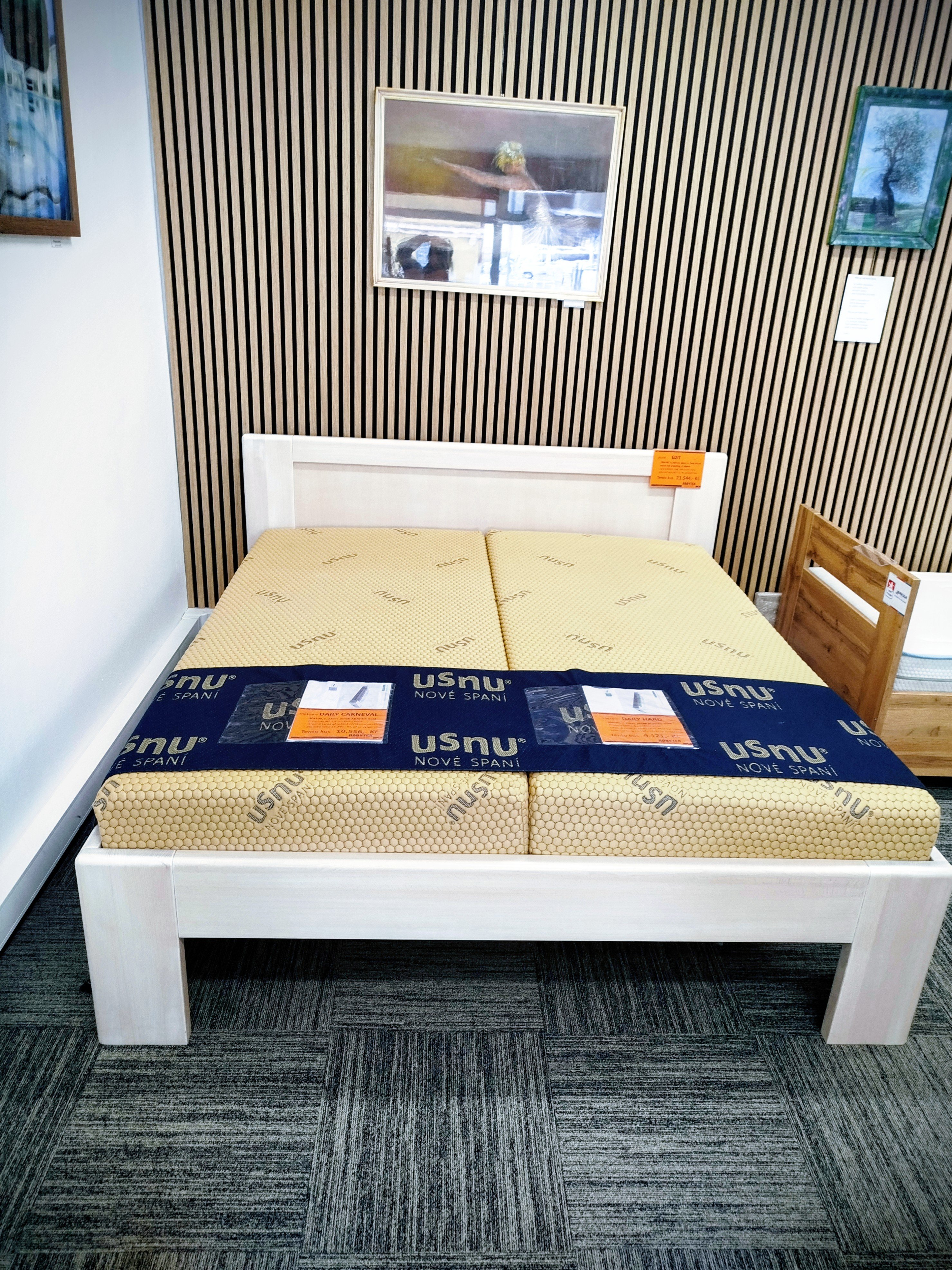 Postel RUBI 180x200 s úložným prostorem, masiv buk, povrchové poškození