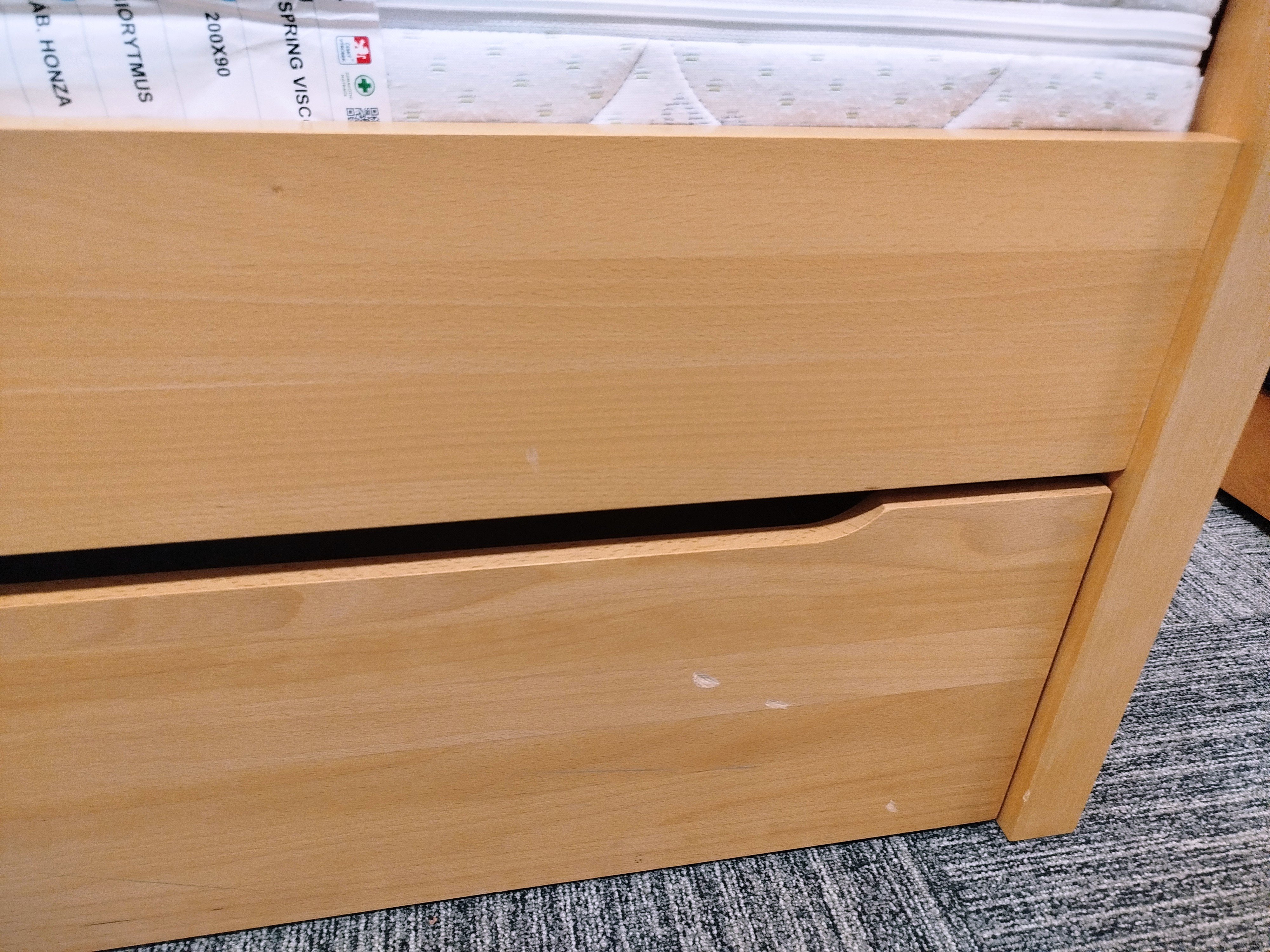 vyprodej-2026-postel-THOMAS-poskozena-3